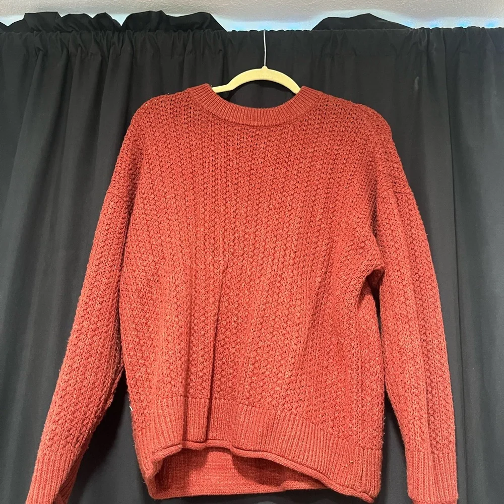 Universal Threads - Picture 1 of 2